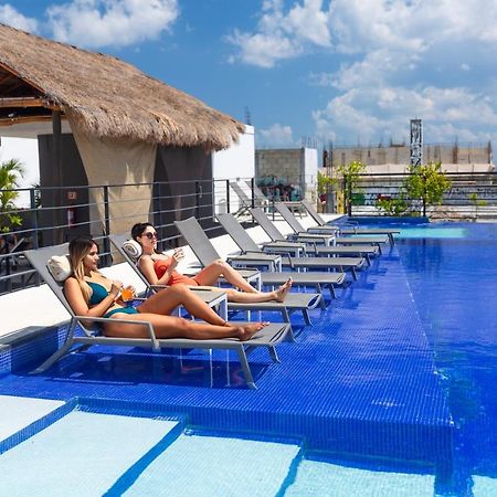 Hotel 52 Плая дел Кармен Екстериор снимка