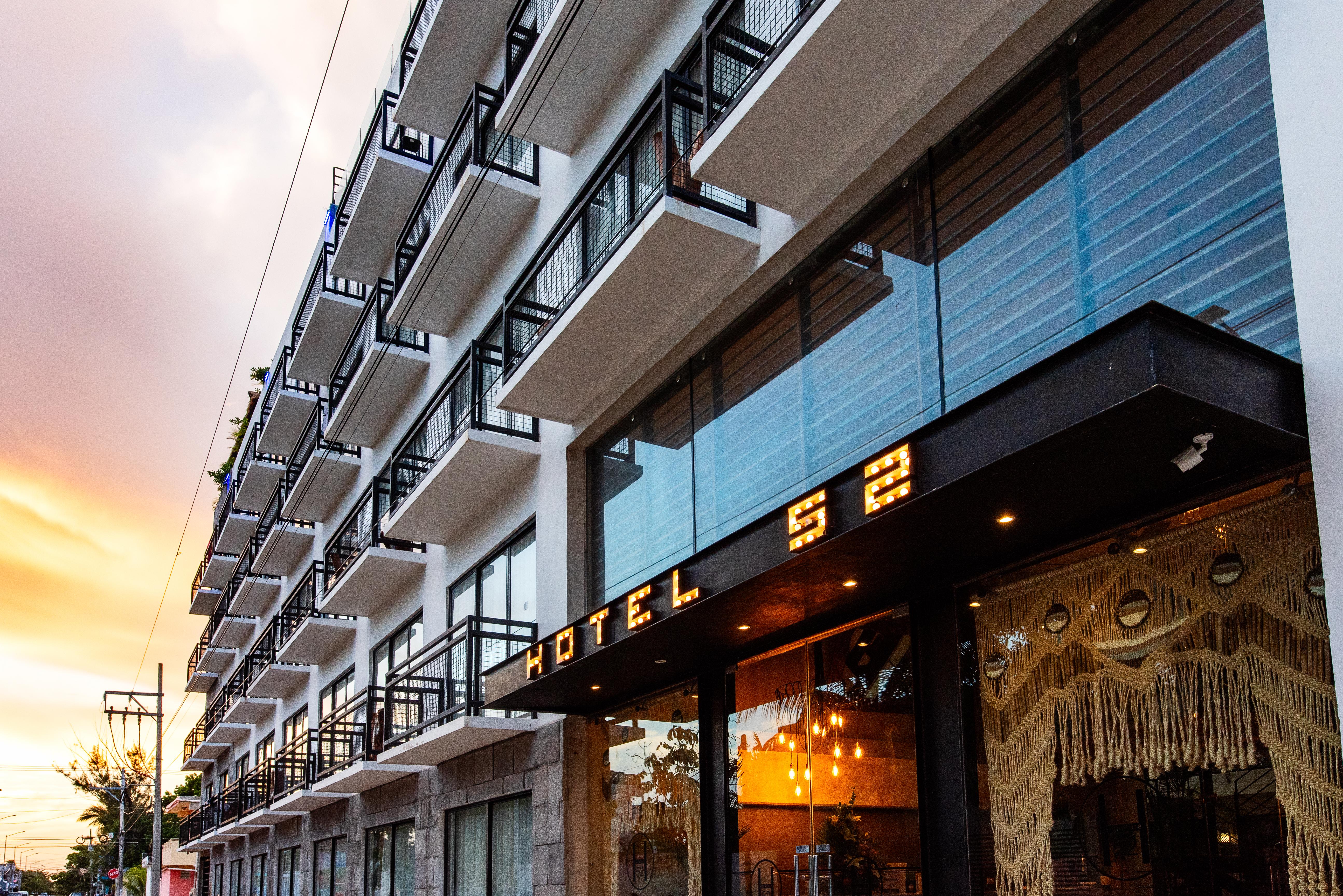 Hotel 52 Плая дел Кармен Екстериор снимка