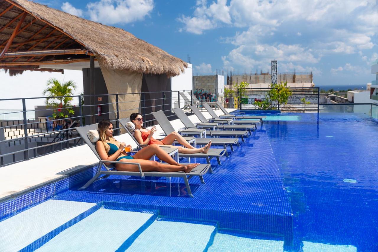 Hotel 52 Плая дел Кармен Екстериор снимка