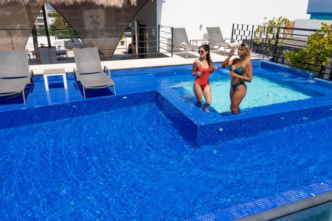 Hotel 52 Плая дел Кармен Екстериор снимка